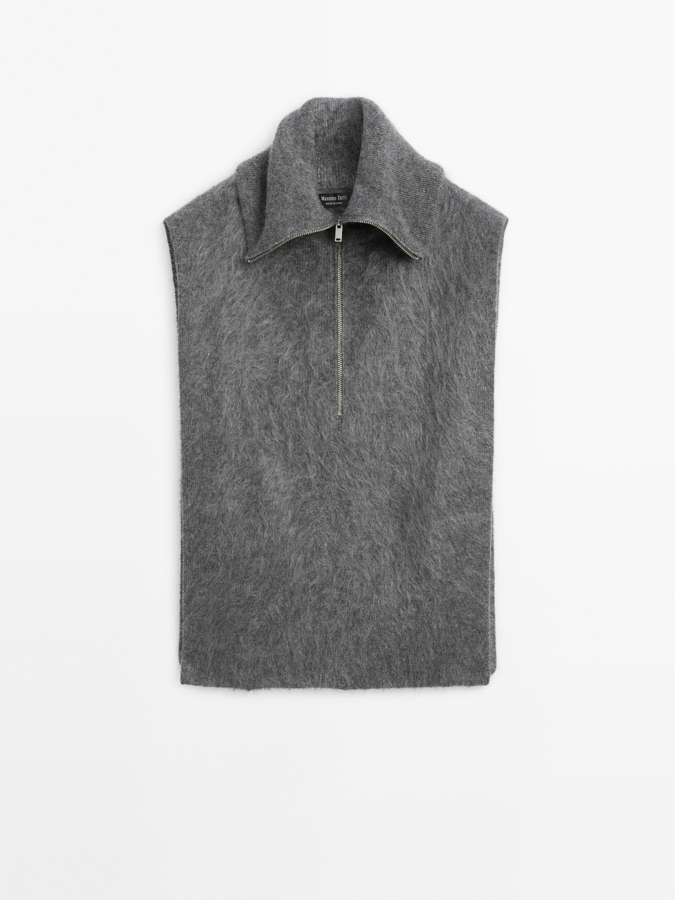 Long 100% cashmere zipped chest bag